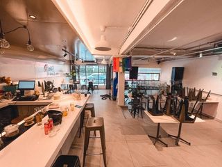 For sale and for rent 5 bedrooms retail Space in Watthana, Bangkok