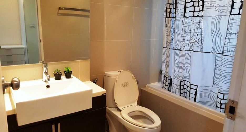 For rent 1 bed condo in Khlong Toei, Bangkok