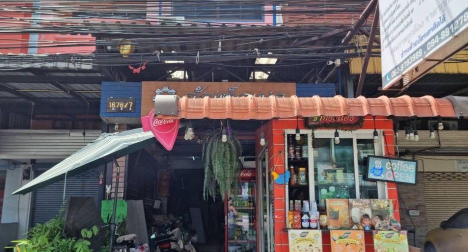 For sale 3 bedrooms retail Space in Mueang Samut Prakan, Samut Prakan
