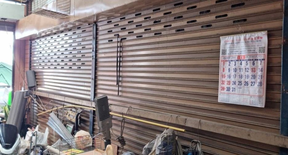 For sale 3 bedrooms retail Space in Mueang Samut Prakan, Samut Prakan
