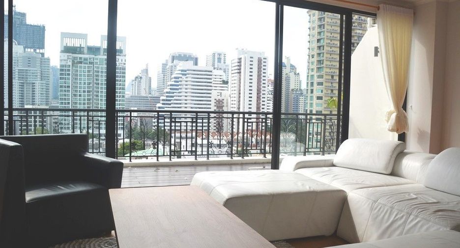 For rent 3 bedrooms condo in Watthana, Bangkok