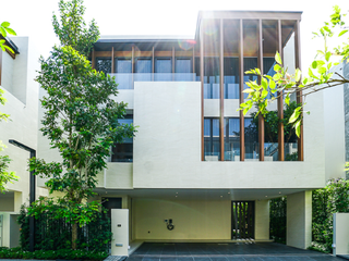 For sale 4 bedrooms house in Suan Luang, Bangkok