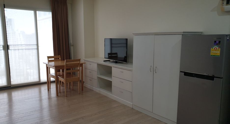 For rent 1 bed condo in Watthana, Bangkok
