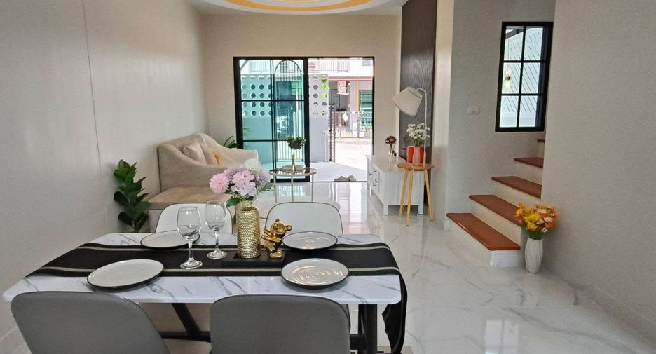For sale 3 bedrooms townhouse in Bang Khen, Bangkok