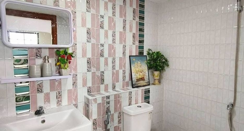 For sale 3 bedrooms townhouse in Bang Khen, Bangkok