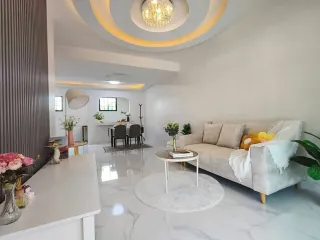 Casa adosada en venta de 3 habitaciones en Bang Khen, Bangkok