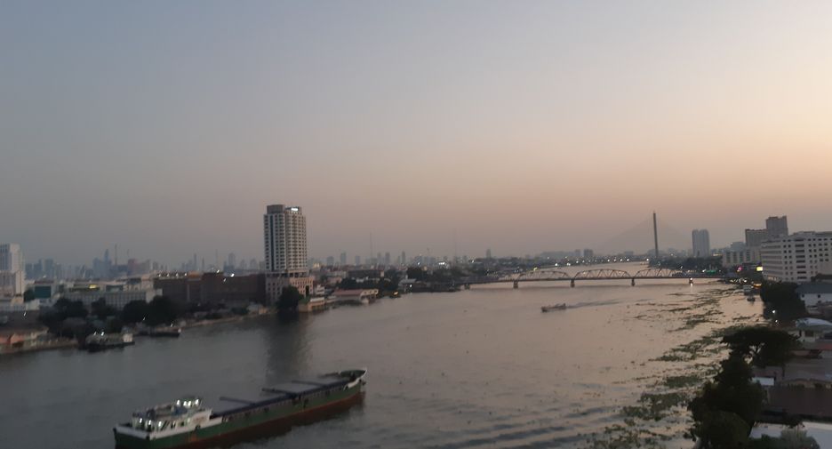 For sale 3 bedrooms condo in Bang Phlat, Bangkok
