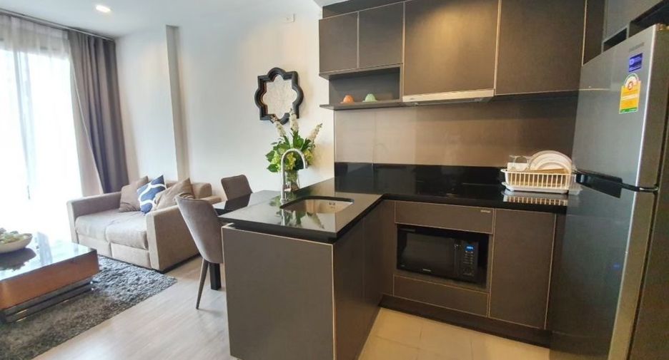 Condo en alquiler de 1 habitaciones en Khlong San, Bangkok