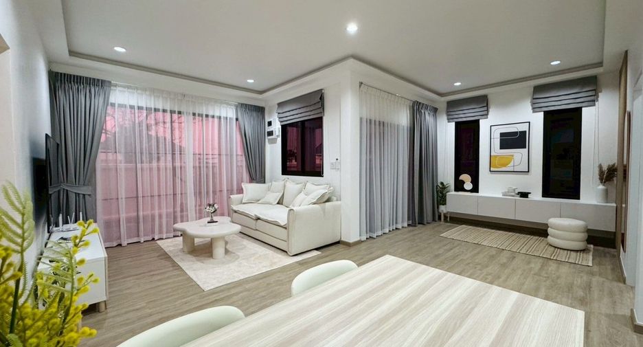 For rent 3 bedrooms villa in Mueang Phuket, Phuket