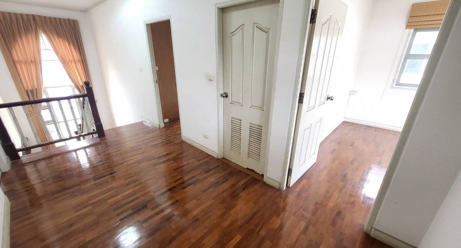 For sale 3 bedrooms house in Nong Chok, Bangkok
