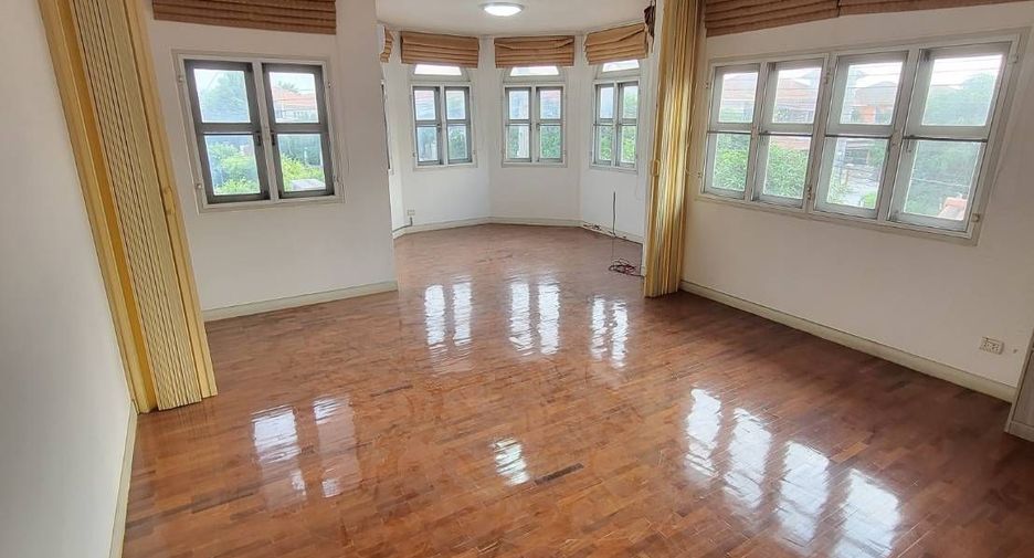 For sale 3 bedrooms house in Nong Chok, Bangkok