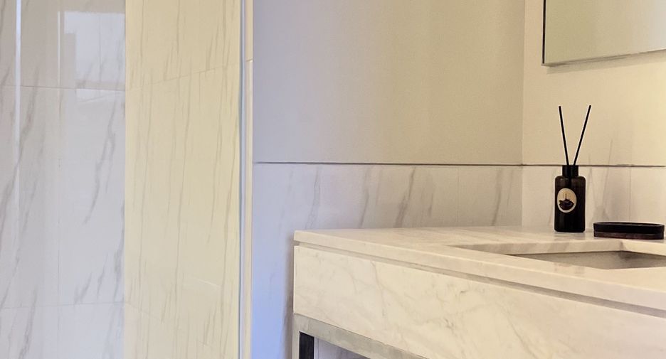 For rent 2 bedrooms condo in Sathon, Bangkok