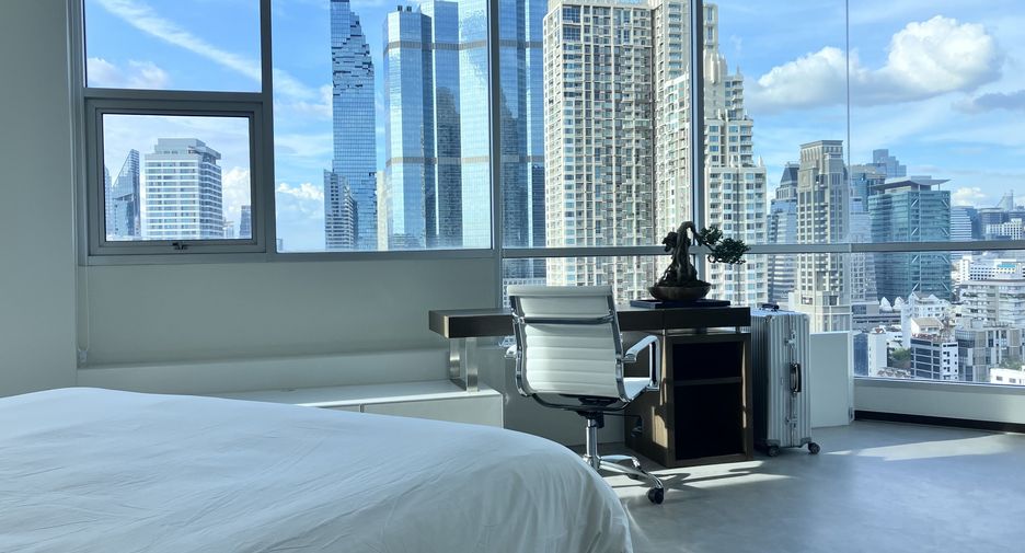 For rent 2 bedrooms condo in Sathon, Bangkok