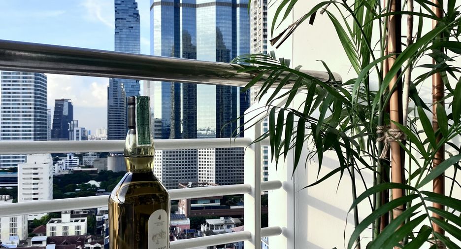 For rent 2 bedrooms condo in Sathon, Bangkok