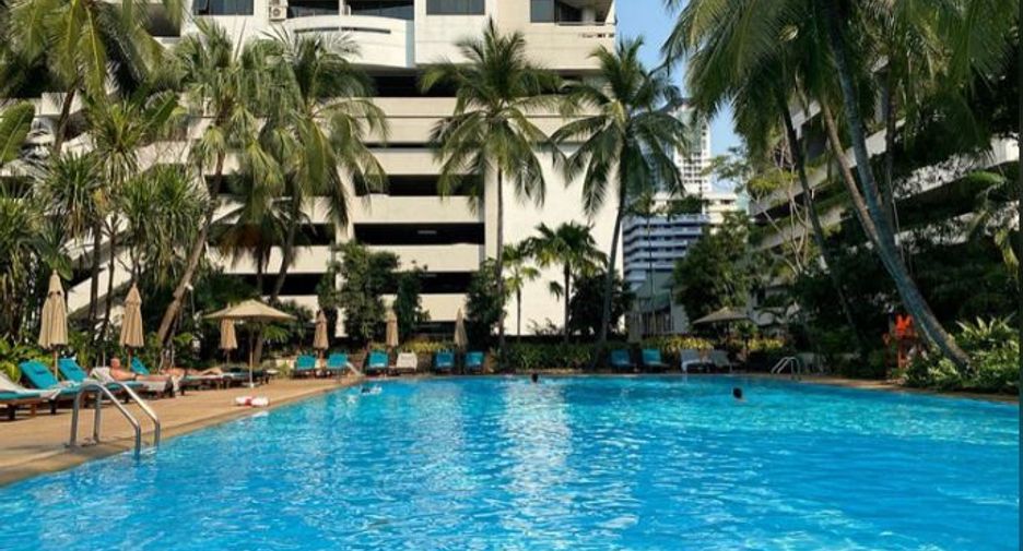 For rent 2 bedrooms condo in Sathon, Bangkok