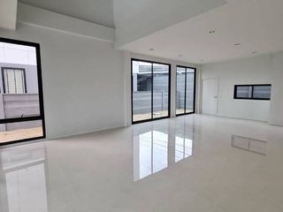 For rent 3 bedrooms townhouse in Don Mueang, Bangkok