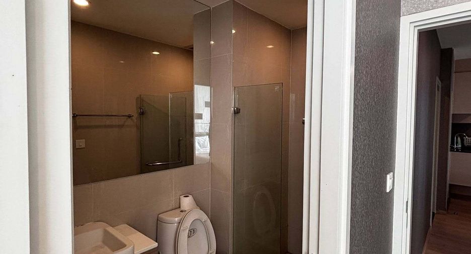 For rent 2 bedrooms condo in Huai Khwang, Bangkok