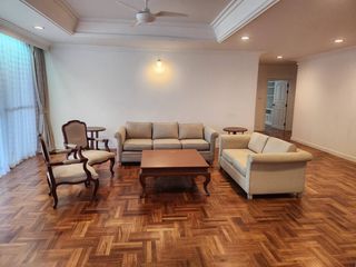 À louer 4 chambres appartement à Watthana, Bangkok