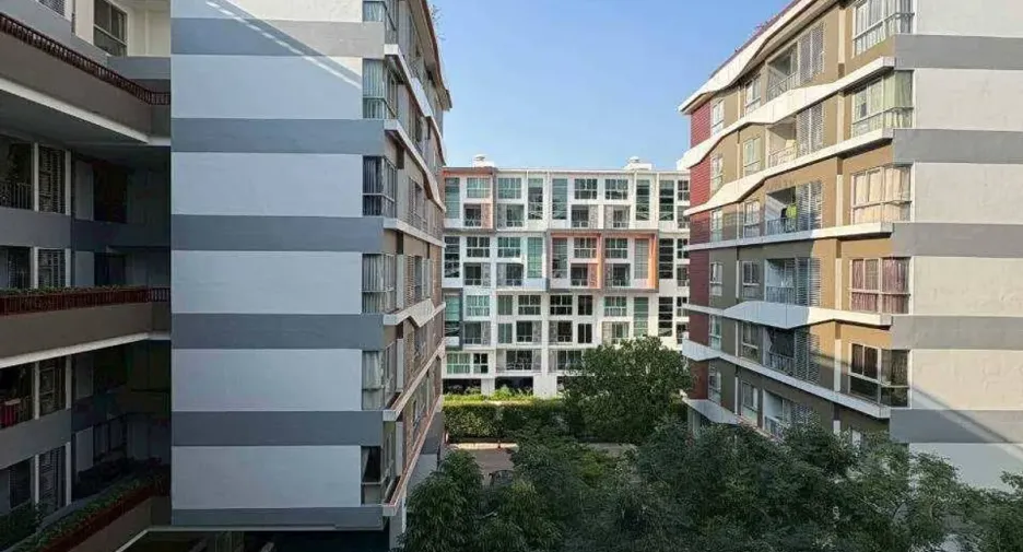 For rent 2 bedrooms condo in Phra Khanong, Bangkok