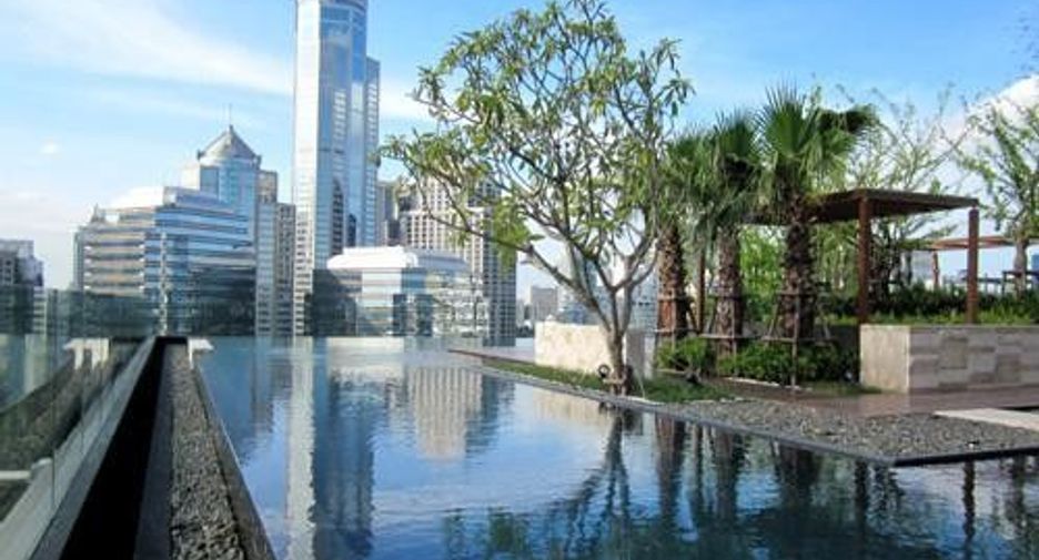 For rent 2 bedrooms condo in Pathum Wan, Bangkok