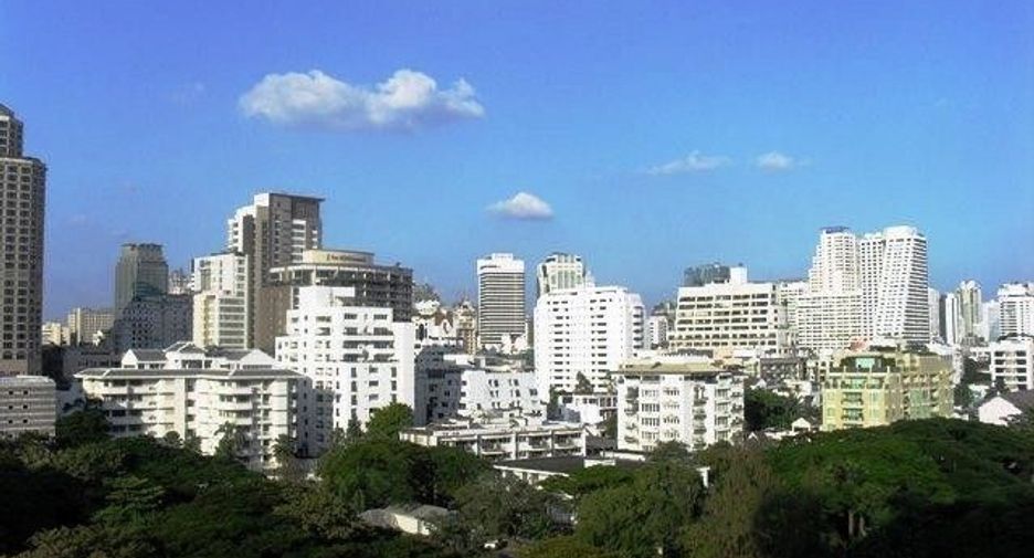 For rent 2 bedrooms condo in Pathum Wan, Bangkok
