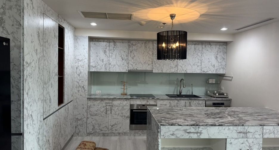 For sale and for rent 2 bedrooms condo in Sathon, Bangkok