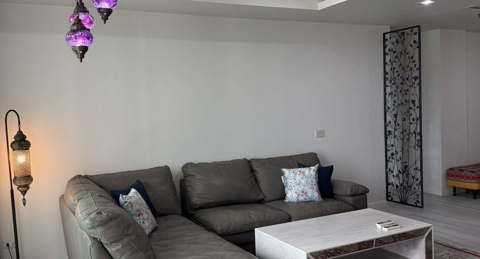 For sale and for rent 2 bedrooms condo in Sathon, Bangkok