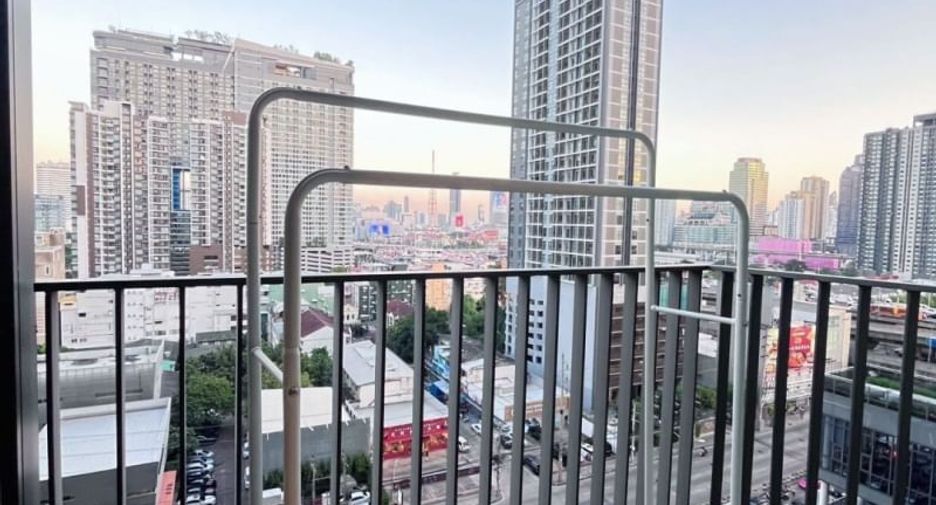 Wohnung zur Miete mit 2 Zimmer in Huai Khwang, Bangkok