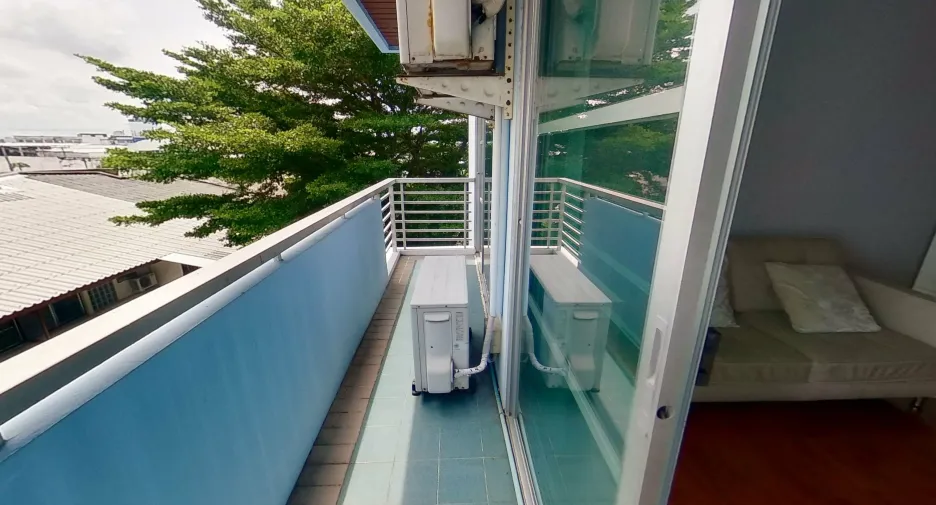 Apartamento en alquiler de 2 habitaciones en Suan Luang, Bangkok