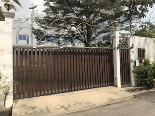 Haus zum Kauf mit 3 Zimmer in Lat Phrao, Bangkok