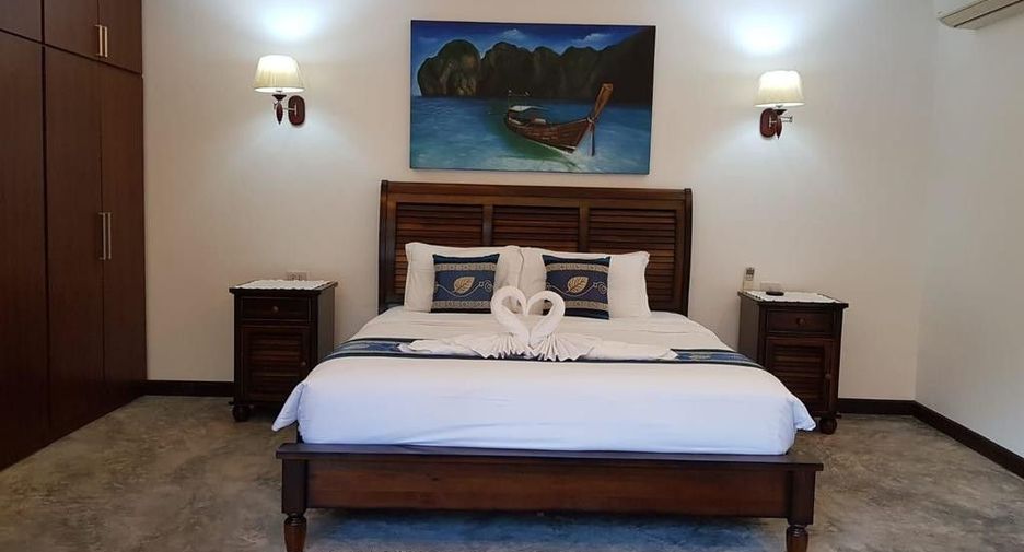For rent 6 bedrooms villa in Mueang Phuket, Phuket
