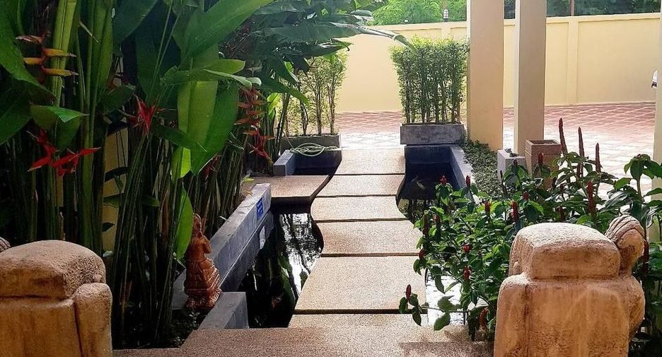 For rent 6 bedrooms villa in Mueang Phuket, Phuket
