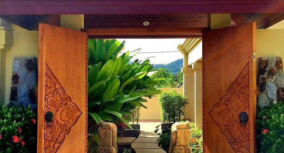 For rent 6 bedrooms villa in Mueang Phuket, Phuket