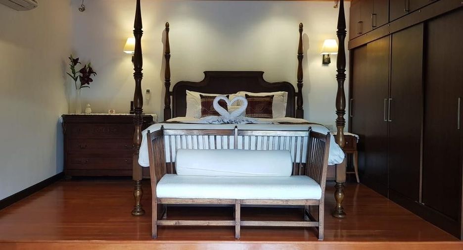 For rent 6 bedrooms villa in Mueang Phuket, Phuket