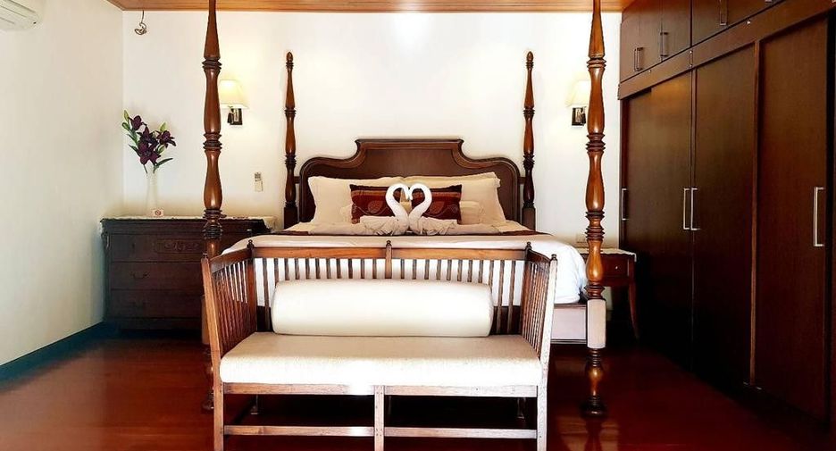 For rent 6 bedrooms villa in Mueang Phuket, Phuket