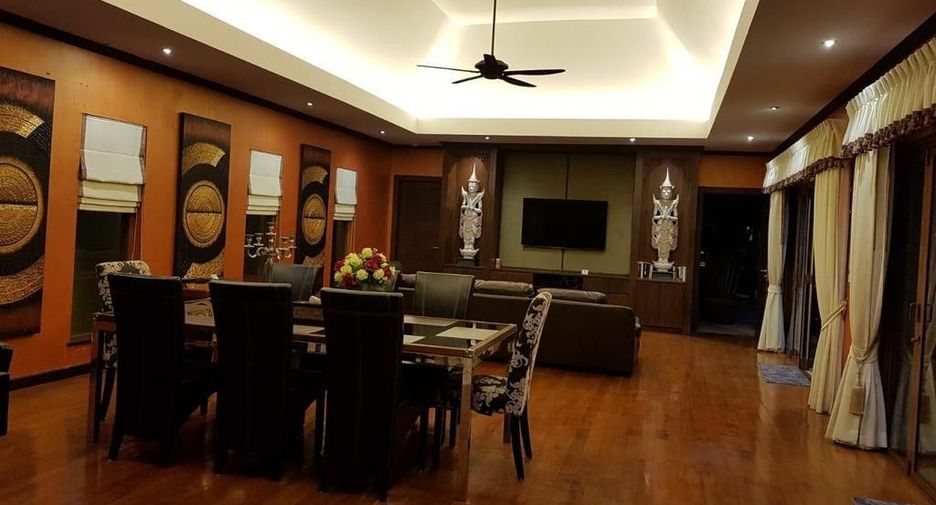 For rent 6 bedrooms villa in Mueang Phuket, Phuket
