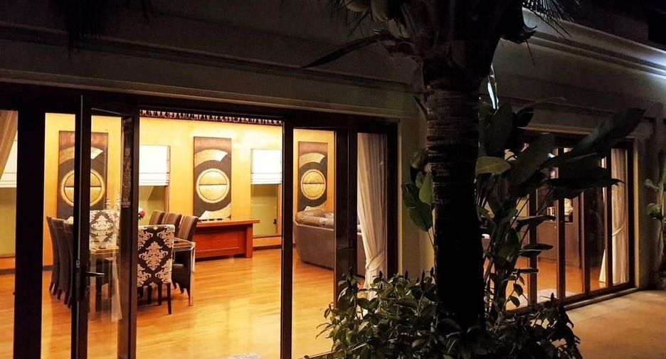 For rent 6 bedrooms villa in Mueang Phuket, Phuket