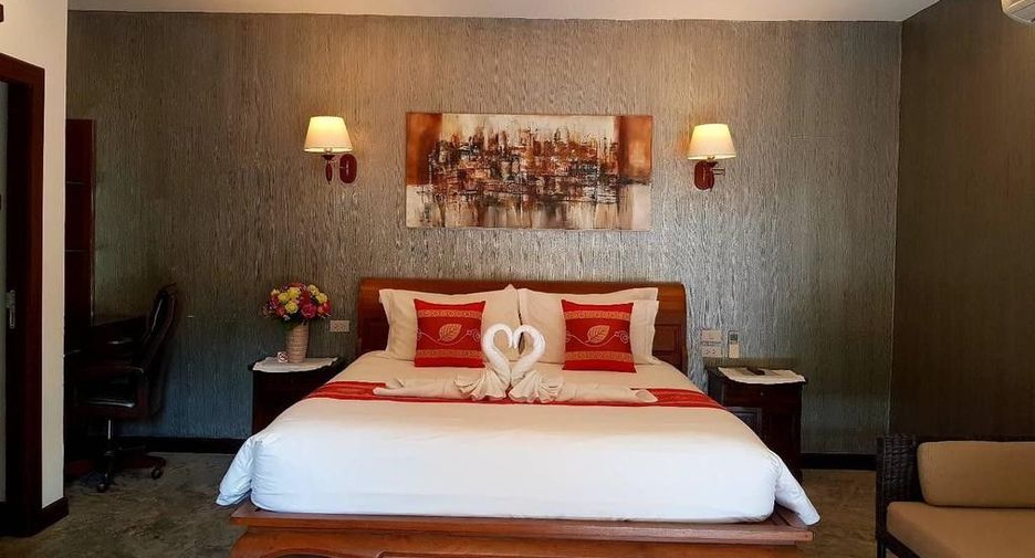 For rent 6 bedrooms villa in Mueang Phuket, Phuket