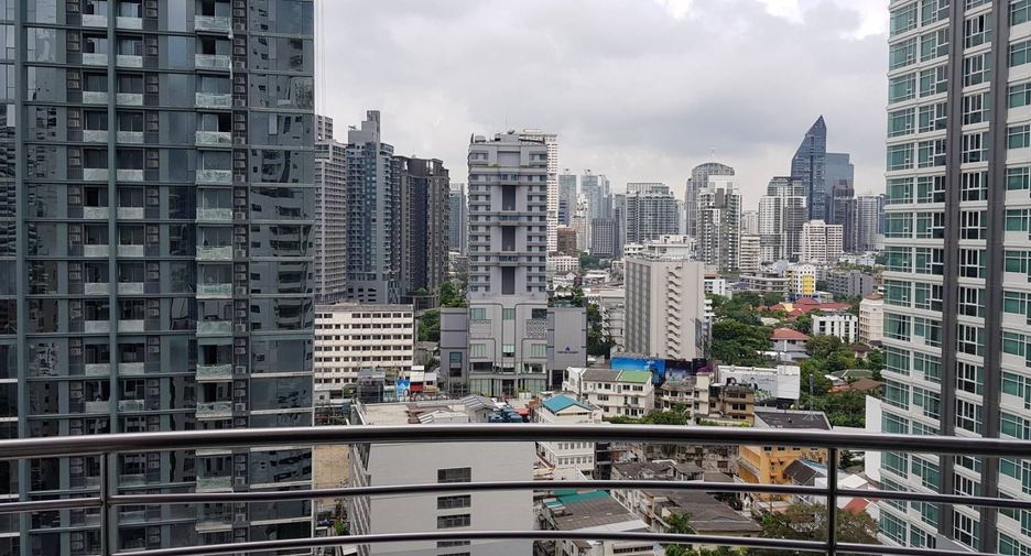 For rent 3 bedrooms condo in Watthana, Bangkok