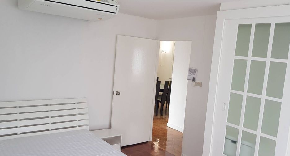 For rent 3 bedrooms condo in Watthana, Bangkok
