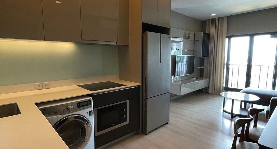 For rent 2 bedrooms condo in Phaya Thai, Bangkok