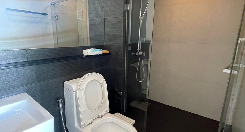 For rent 2 bedrooms condo in Phaya Thai, Bangkok