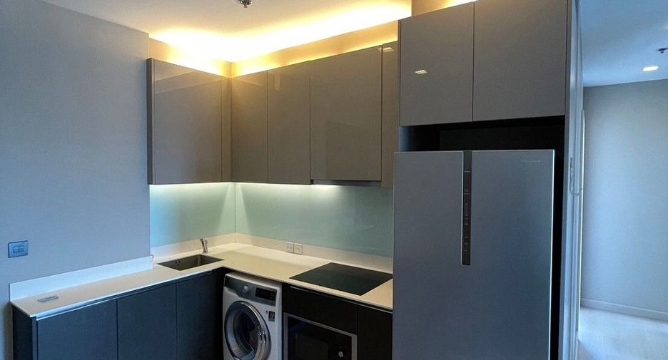For rent 2 bedrooms condo in Phaya Thai, Bangkok