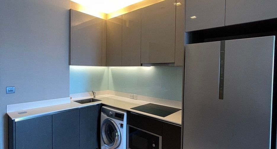 For rent 2 bedrooms condo in Phaya Thai, Bangkok