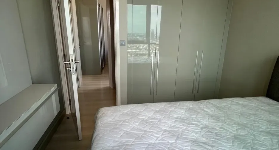 For rent 2 bedrooms condo in Phaya Thai, Bangkok