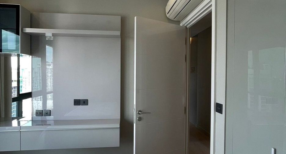 For rent 2 bedrooms condo in Phaya Thai, Bangkok