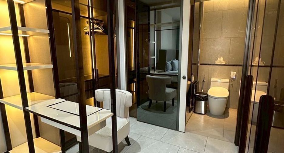 À louer 2 chambres condo à Watthana, Bangkok