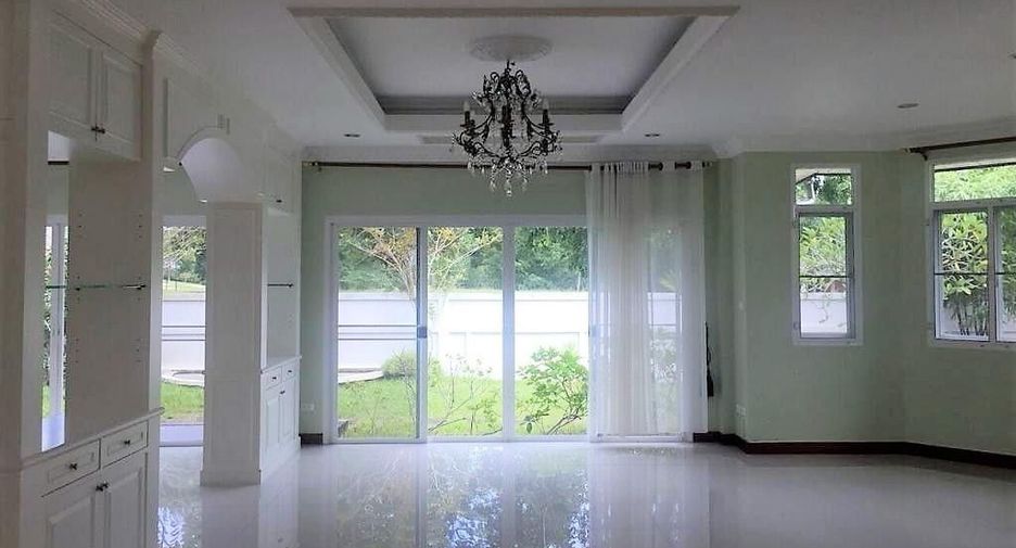 Villa zum Kauf mit 4 Zimmer in Kathu, Phuket