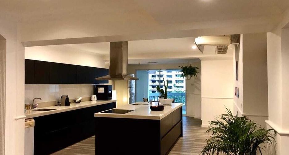 À vendre et à louer 3 chambres condo à Watthana, Bangkok