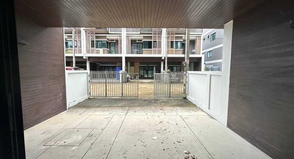 Reihenhaus zum Kauf mit 3 Zimmer in Mueang Phuket, Phuket